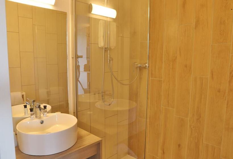 בית מלון כפרי Sowell Family La Lauziere