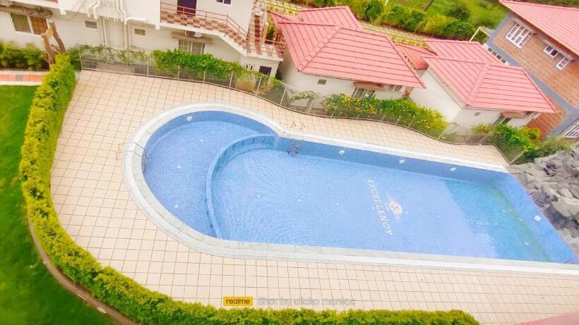 בית מלון כפרי The Excellency Resort & Spa, Coorg