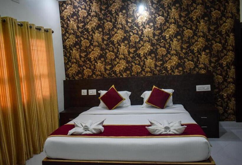 בית מלון כפרי The Excellency Resort & Spa, Coorg