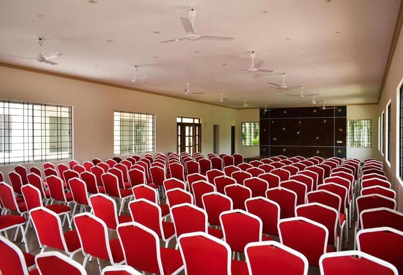 בית מלון כפרי The Excellency Resort & Spa, Coorg