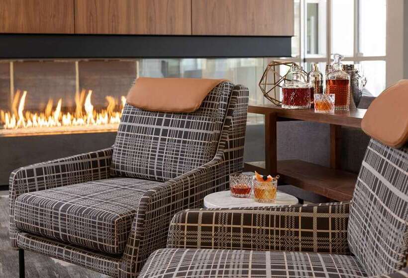 هتل The Slate Denver, Tapestry Collection By Hilton