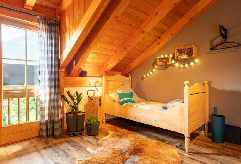 פנסיון Desiree`s Dahuim