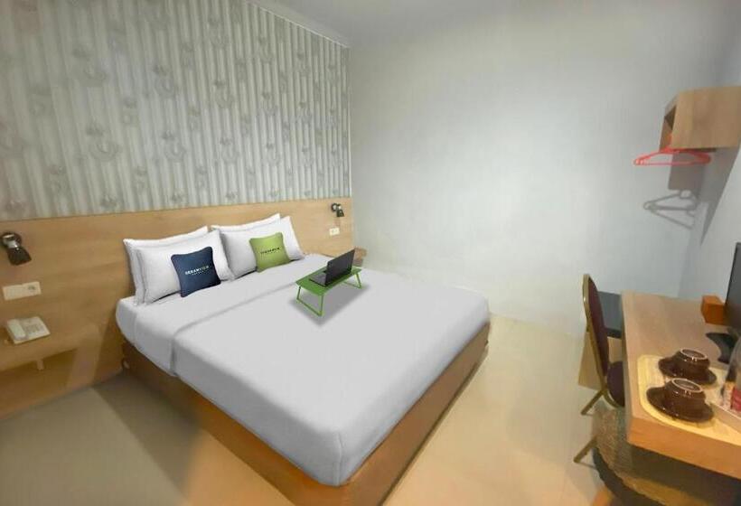 Urbanview Hotel Mulia Indah Palopo