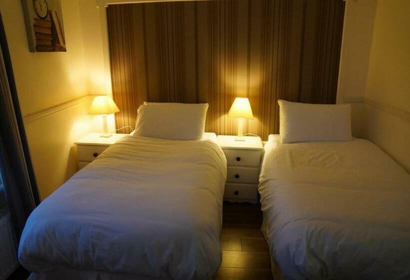 فندق صغير The Fleet Inn
