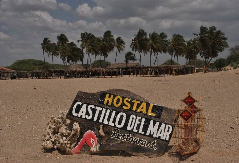 هتل Hostal Castillo Del Mar   Hostel