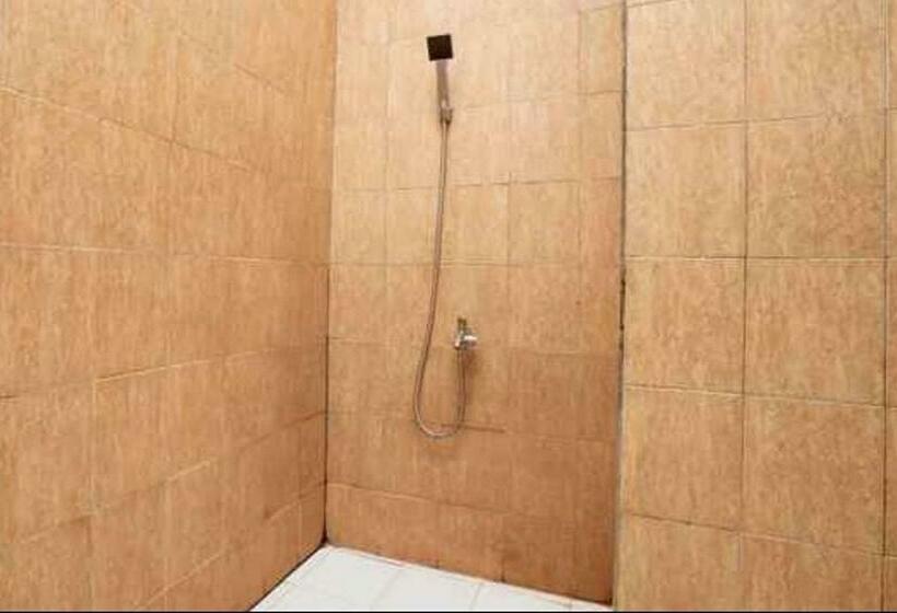 فندق Koolkost Syariah Near Lembuswana Mall