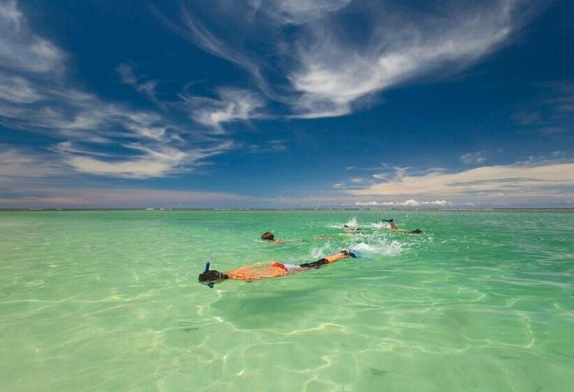 בית מלון כפרי Pelican Beach Resort South Water Caye
