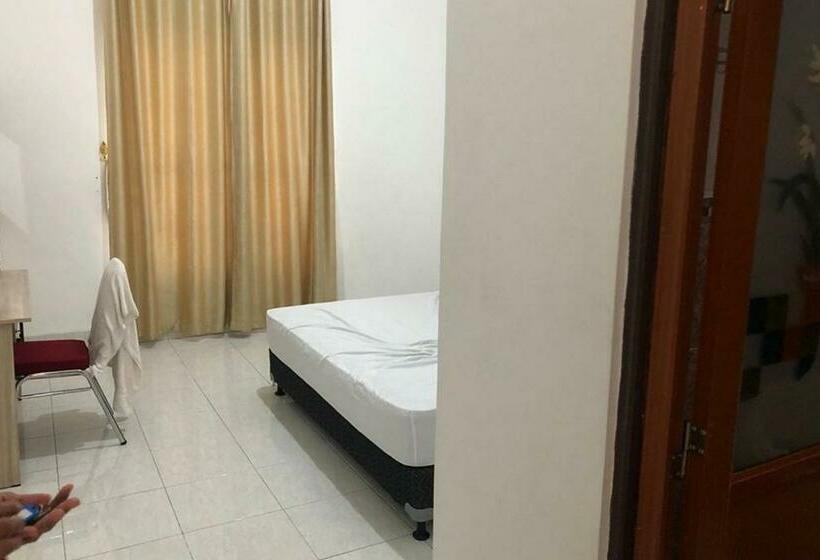 هتل Wisma Gardenia Palangkaraya Syariah Redpartner