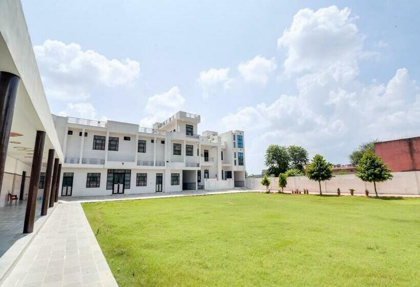بنسيون Oyo 82670 Radha Krishan Palace