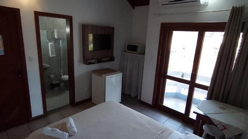 پانسیون Residencial Da Praça Garopaba