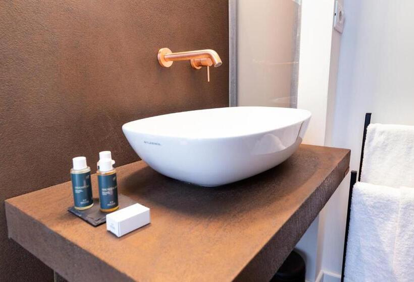 پانسیون Riflessi Acireale Palace Suites