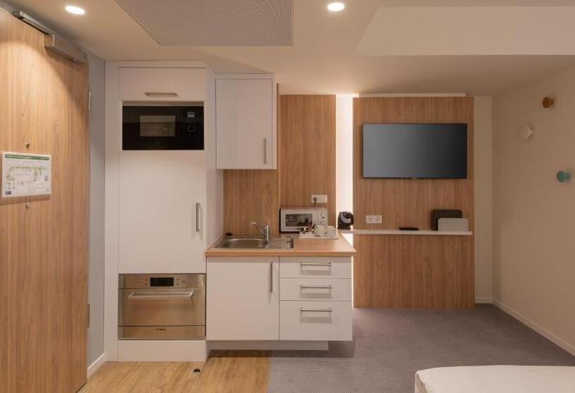 هتل Holiday Inn Express & Suites   Potsdam, An Ihg