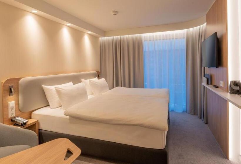 هتل Holiday Inn Express & Suites   Potsdam, An Ihg
