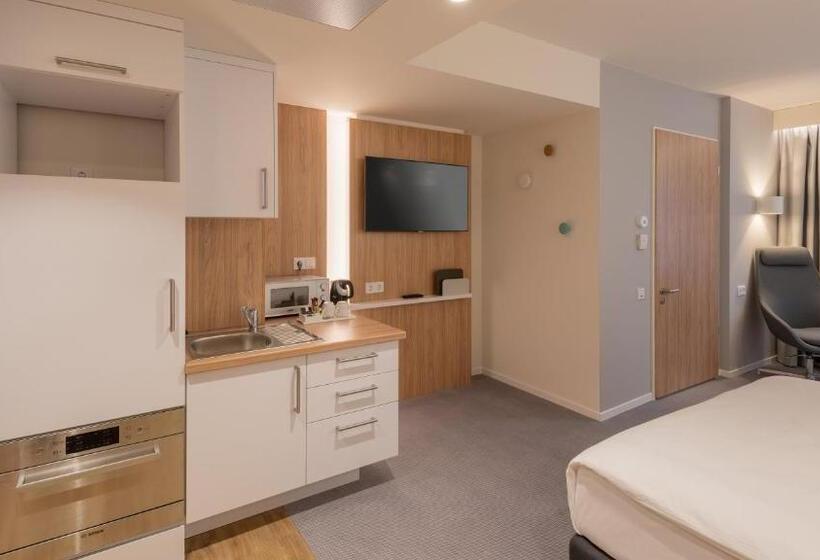 هتل Holiday Inn Express & Suites   Potsdam, An Ihg