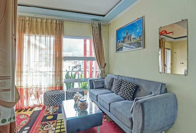 בית מלון כפרי Spot On 90698 Delfi Homestay Syariah