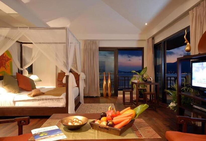 Cinnamon Beach Villas