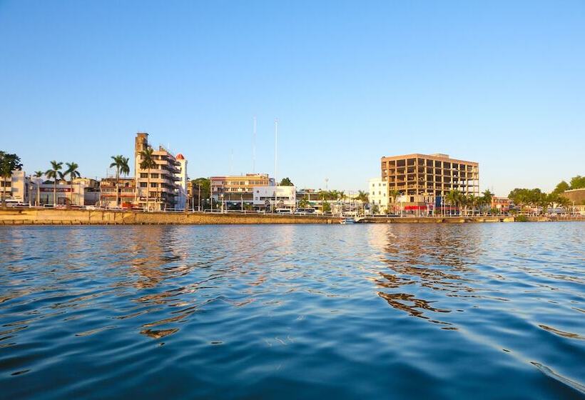 فندق Best Western Riviera Tuxpan