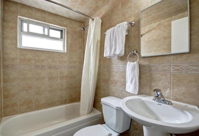 فندق Burlington Inn