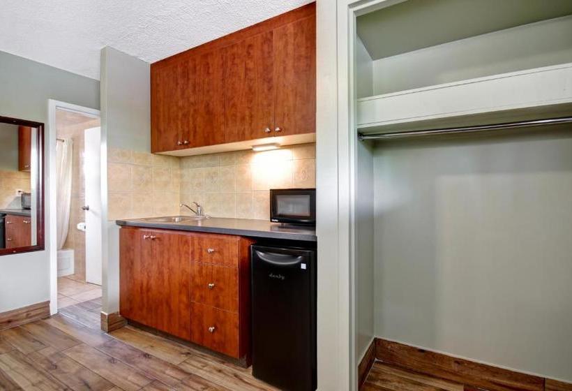 فندق Burlington Inn