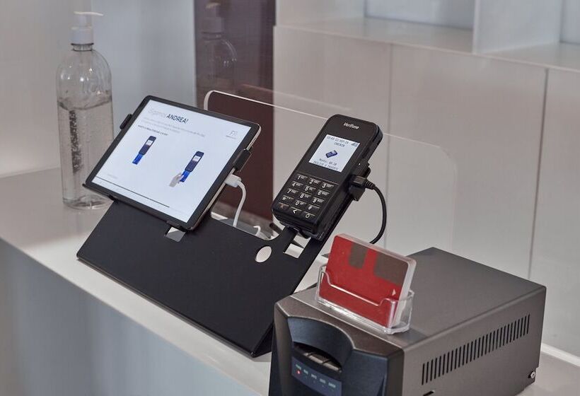 ホテル Fiesta Inn Insurgentes Sur