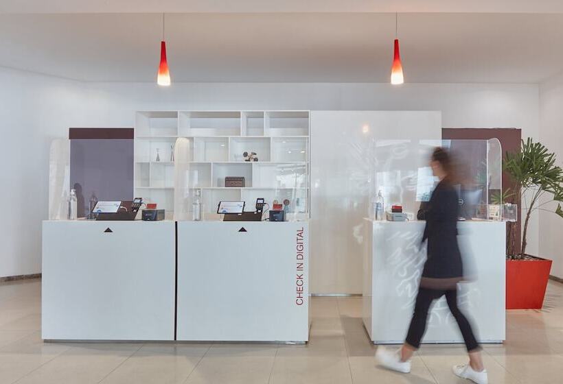 ホテル Fiesta Inn Insurgentes Sur