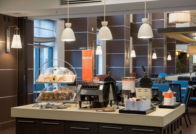 هتل Hampton Inn & Suites By Hilton Halifax   Dartmouth