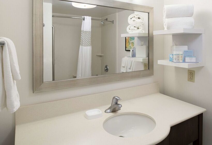 هتل Hampton Inn & Suites By Hilton Halifax   Dartmouth