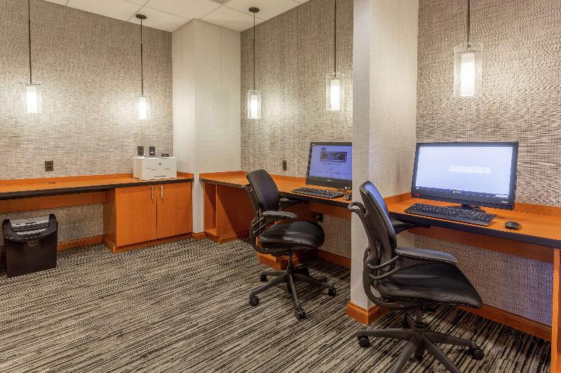 هتل Hampton Inn & Suites Saratoga Springs Downtown