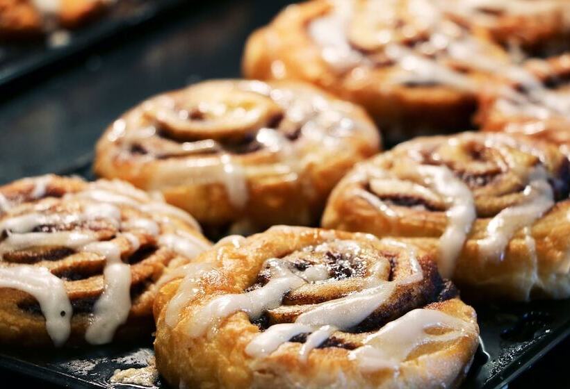 هتل Holiday Inn Express Cedar Rapids   Collins Road, An Ihg