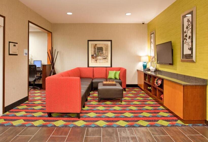 هتل Holiday Inn Express Kearney, An Ihg