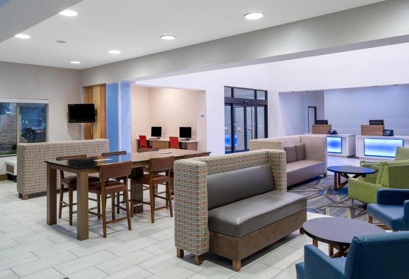هتل Holiday Inn Express & Suites Dallas East   Fair Park, An Ihg