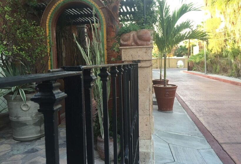هتل Posada Del Cortes