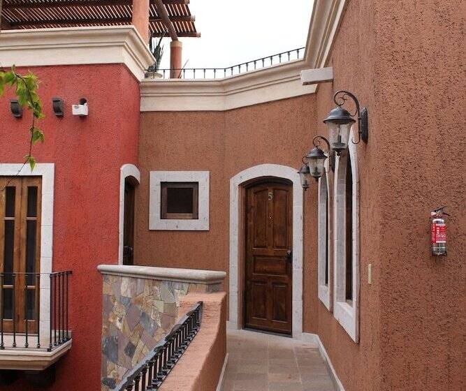 هتل Posada Del Cortes
