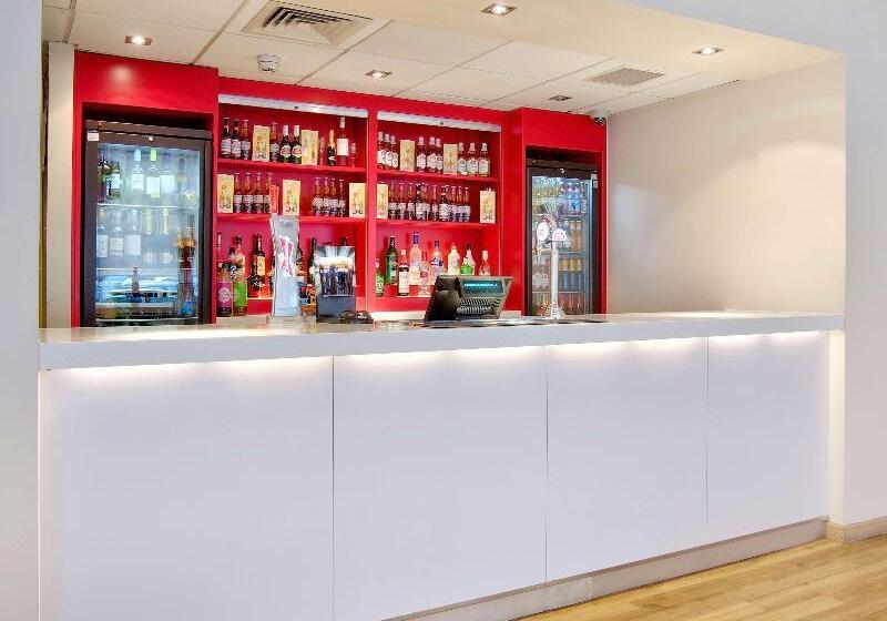 هتل Travelodge Birmingham Central Bull Ring