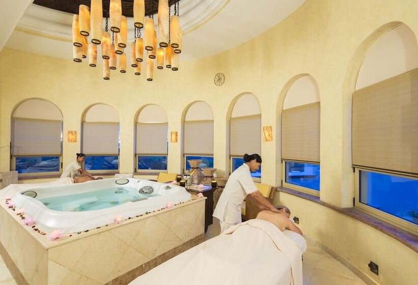 هتل Villa Del Arco Beach Resort & Spa