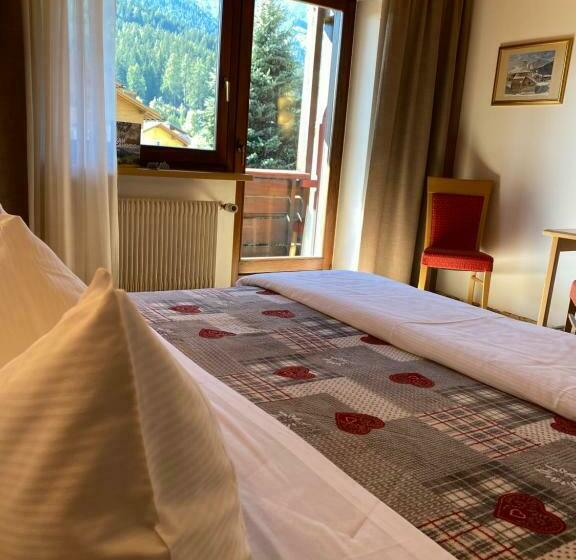 فندق Garni Living