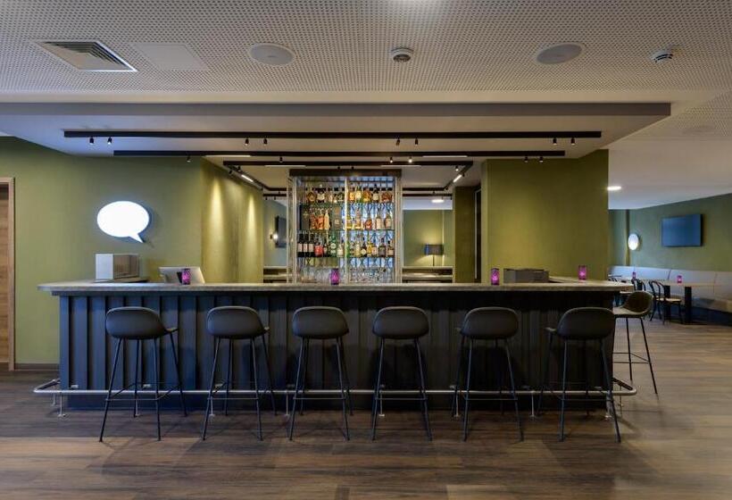 בית מלון כפרי Ibis Styles Coburg