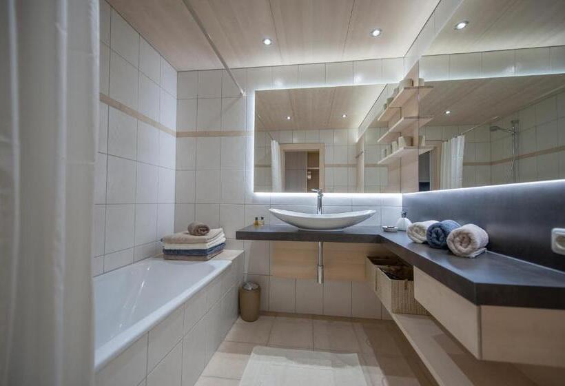 پانسیون Arlsuites