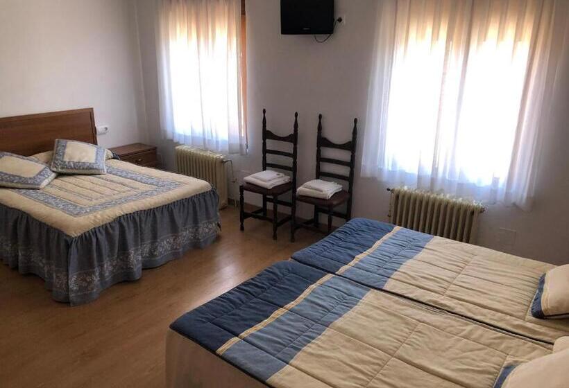 Пансион El Delfín Verde