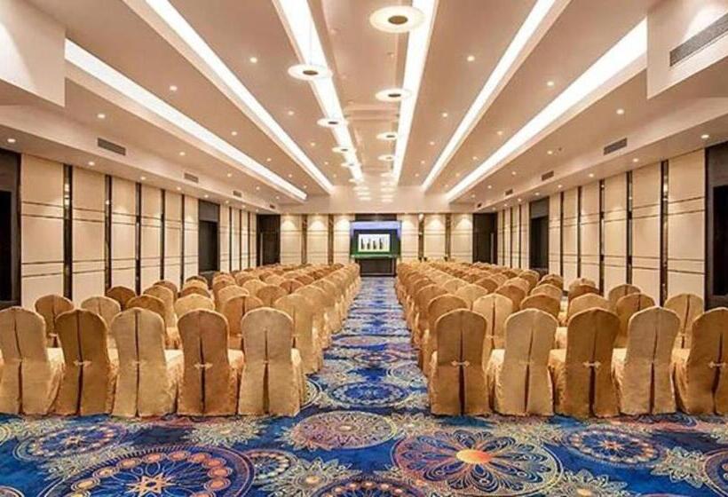 리조트 Sea Breeze Sarovar Portico Varca Goa