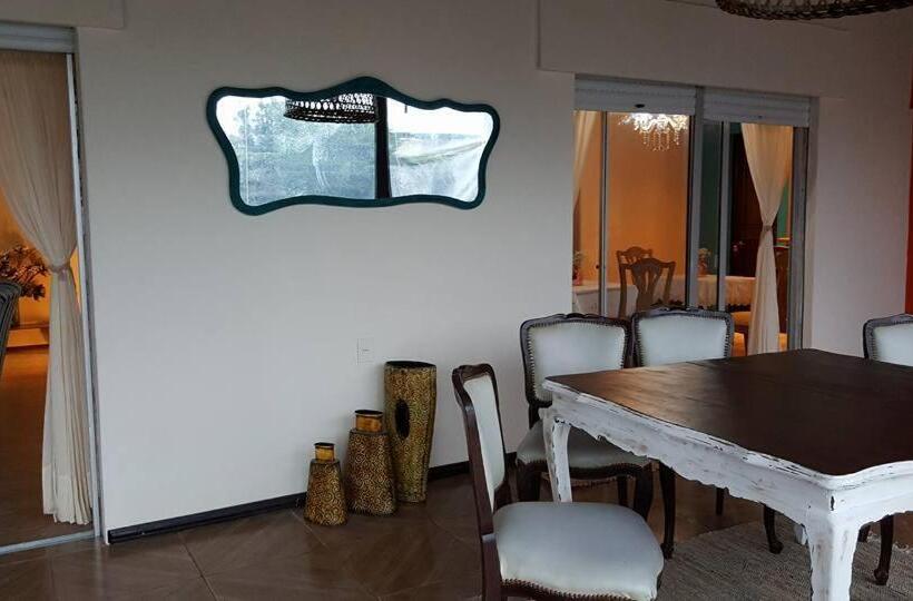 تختخواب و صبحانه Las Calas