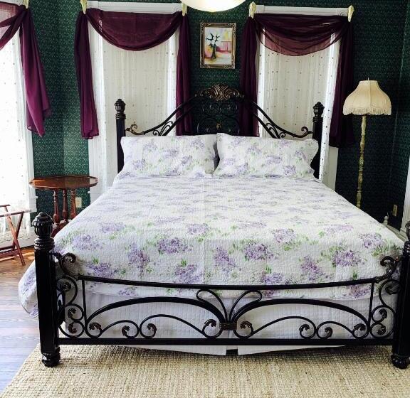 住宿加早餐  The Victorian On Main