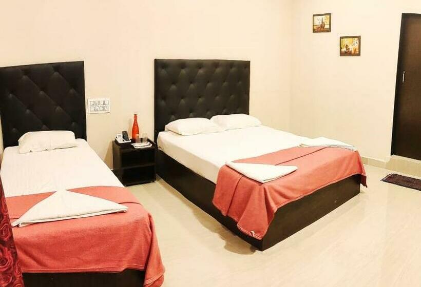 בית מלון כפרי Kumaran Residency