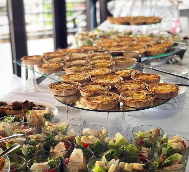 בית מלון כפרי Ostrov River Club