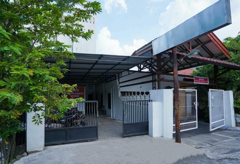 בית מלון כפרי Spot On 2479 Berkah Residence Syariah