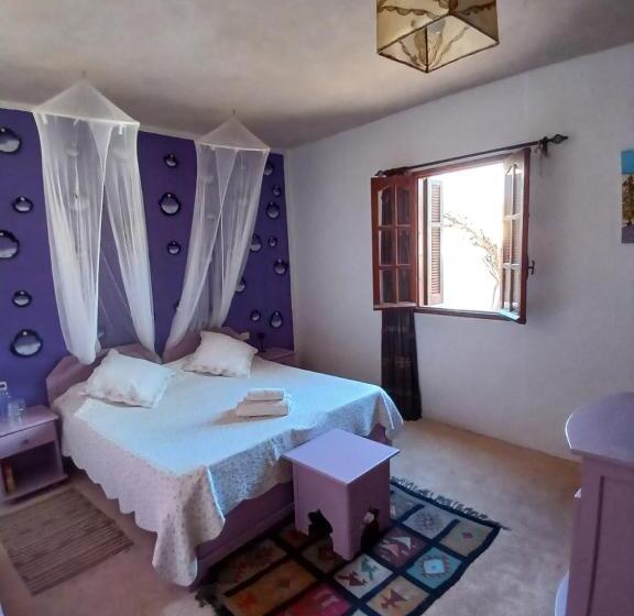 مبيت وإفطار Menzel Caja