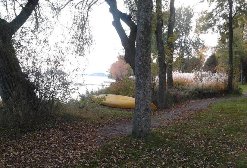 Elmhirst's Resort
