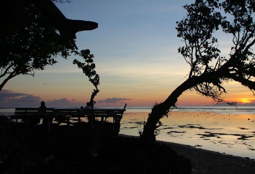 هتل G-land Joyos Surf Camp