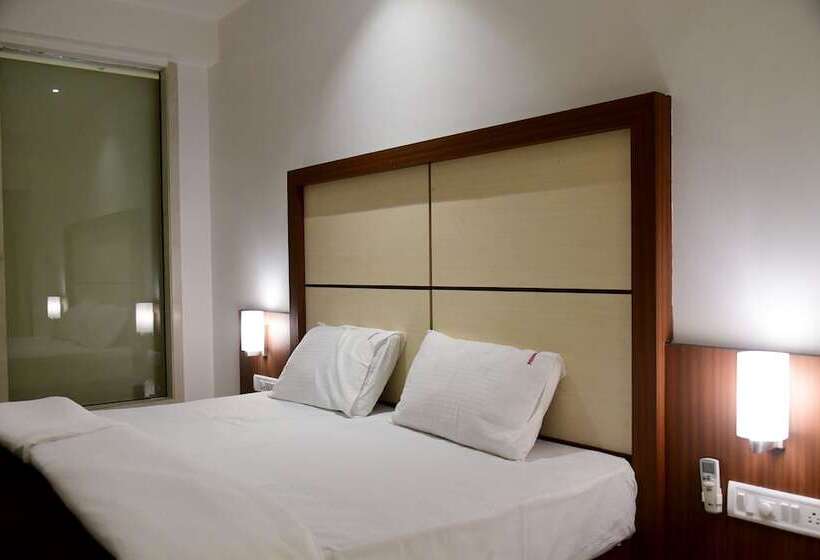 فندق Monarch Center Point Near Dahanu Beach, Bordi