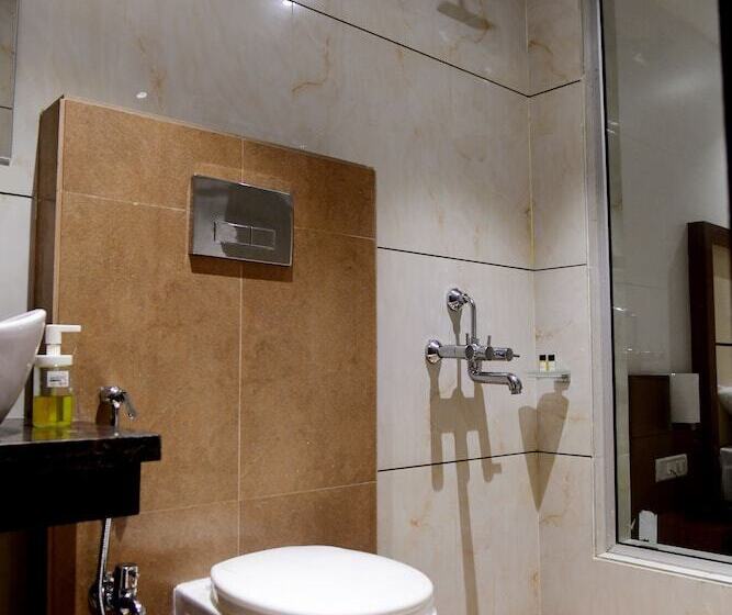 فندق Monarch Center Point Near Dahanu Beach, Bordi